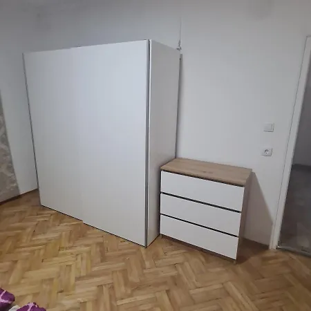 Slavonija Daire Vrnjci